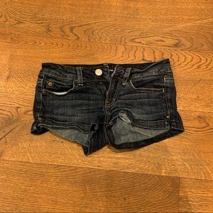 Low waisted American Eagle dark wash denim shorts